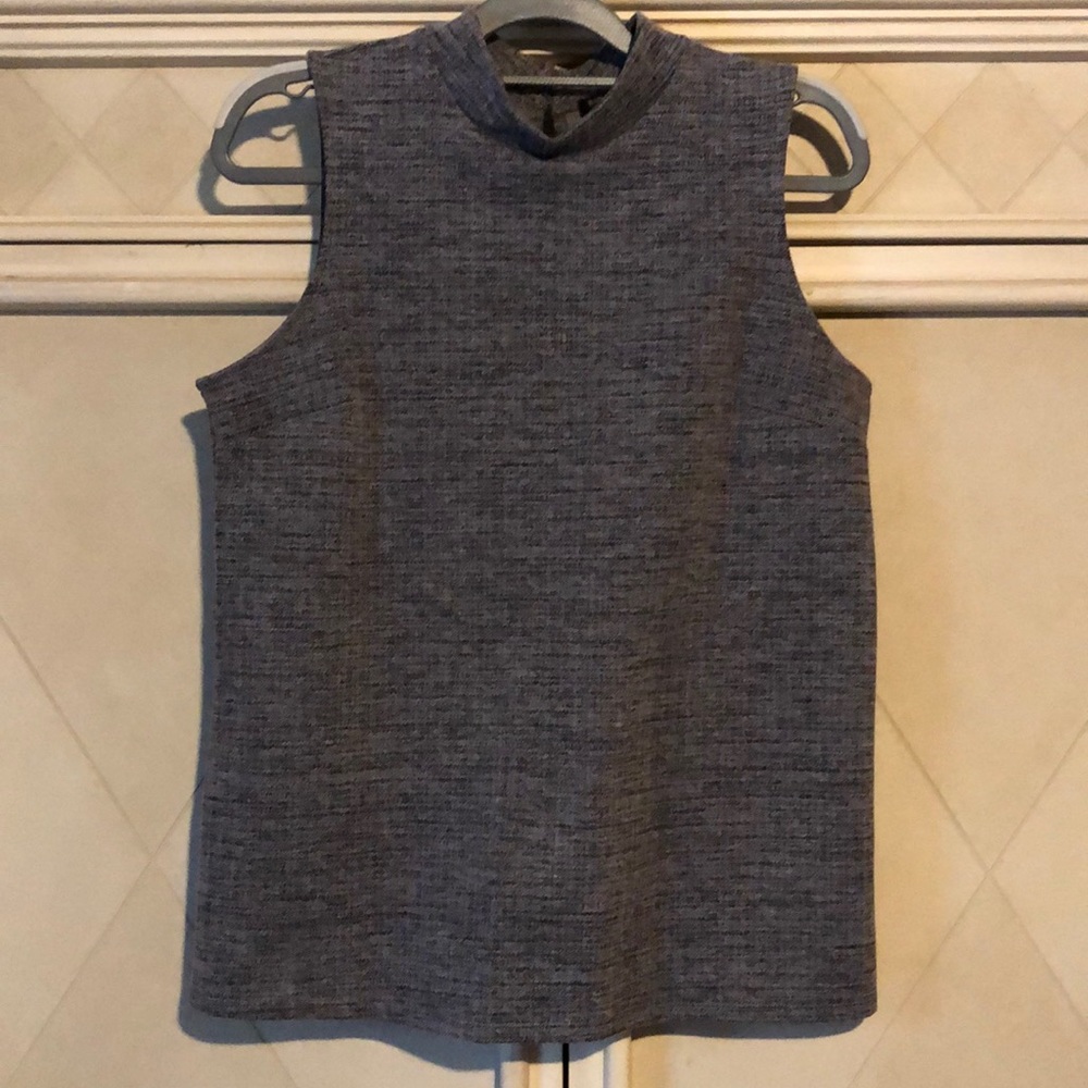 Banana Republic Sleeveless Top Super Cute Size M